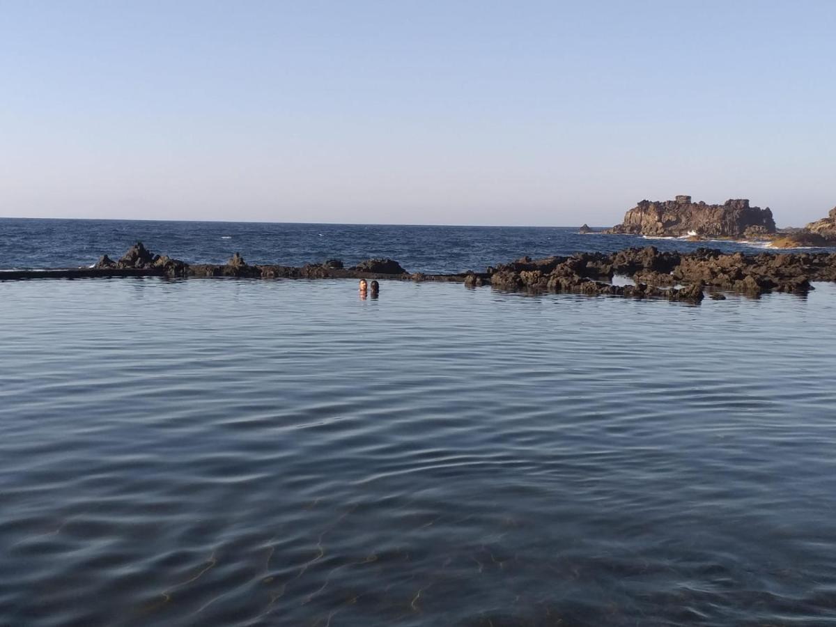 Pozo De Las Calcosas - El Hierro Extérieur photo